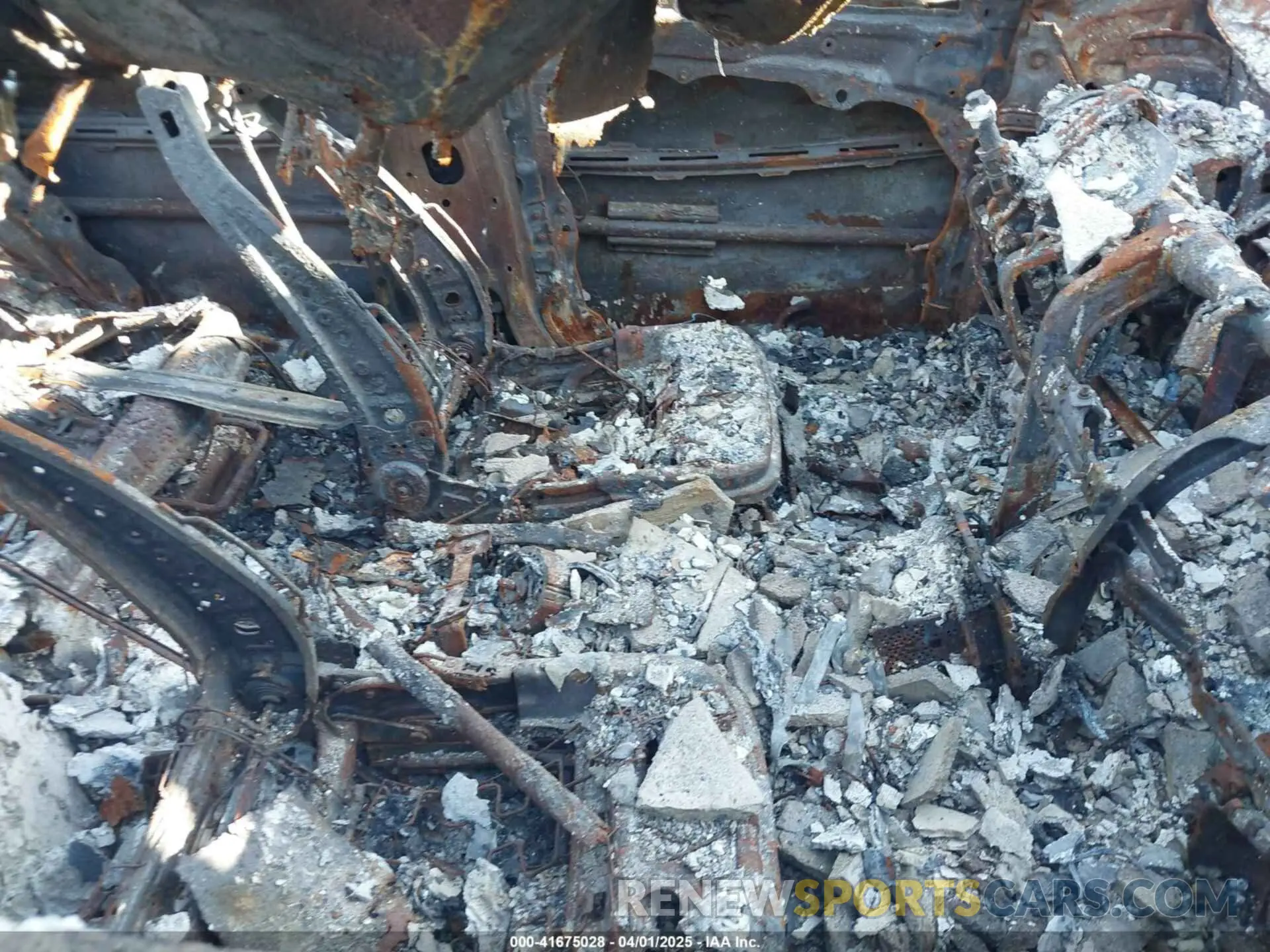 5 Photograph of a damaged car 5XYPG4A3XKG576136 KIA SORENTO 2019