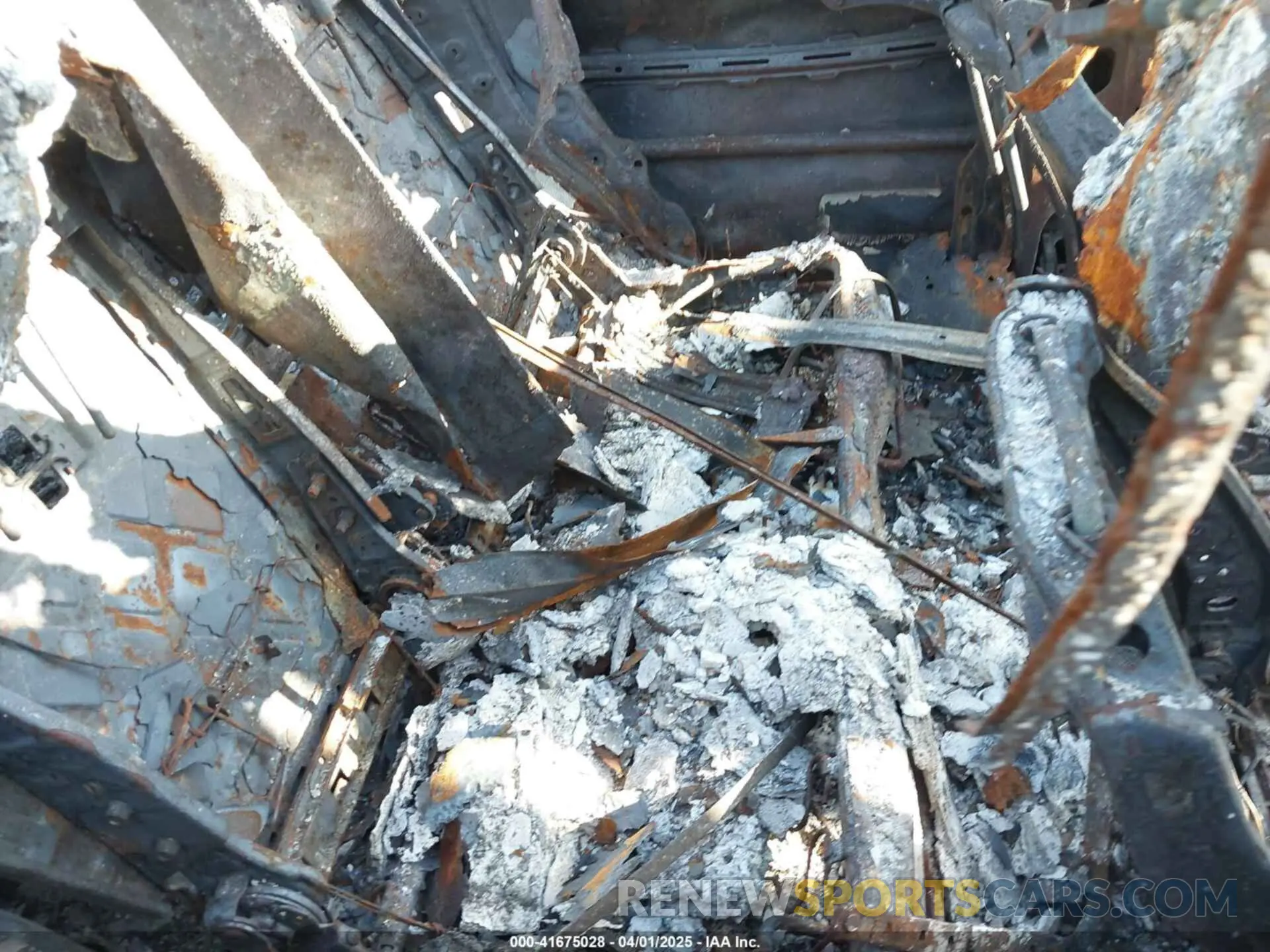 8 Photograph of a damaged car 5XYPG4A3XKG576136 KIA SORENTO 2019