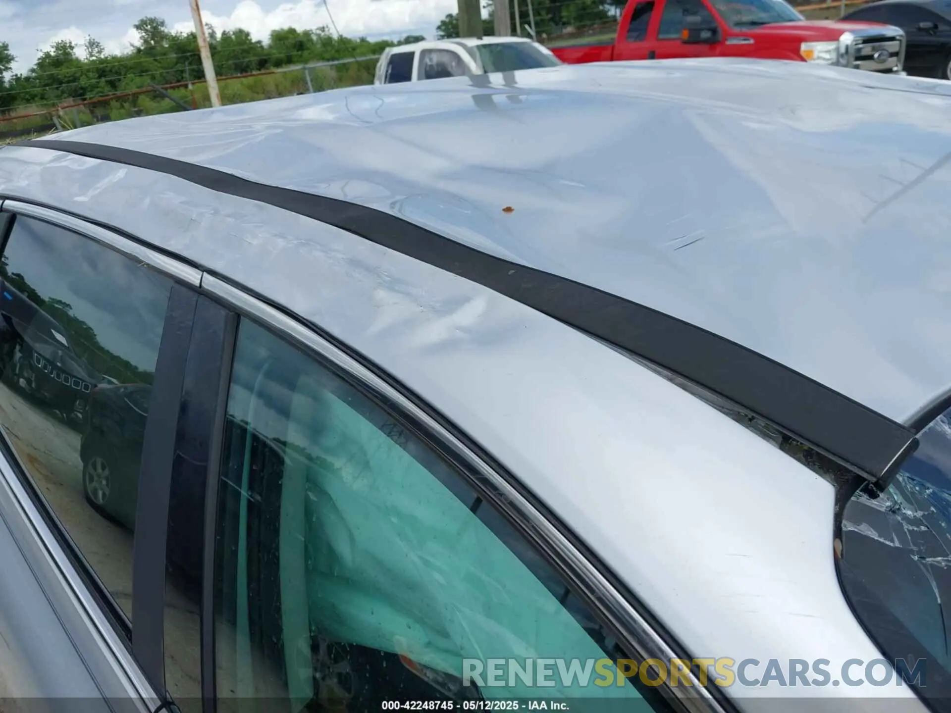17 Photograph of a damaged car 5XYPG4A3XKG577478 KIA SORENTO 2019