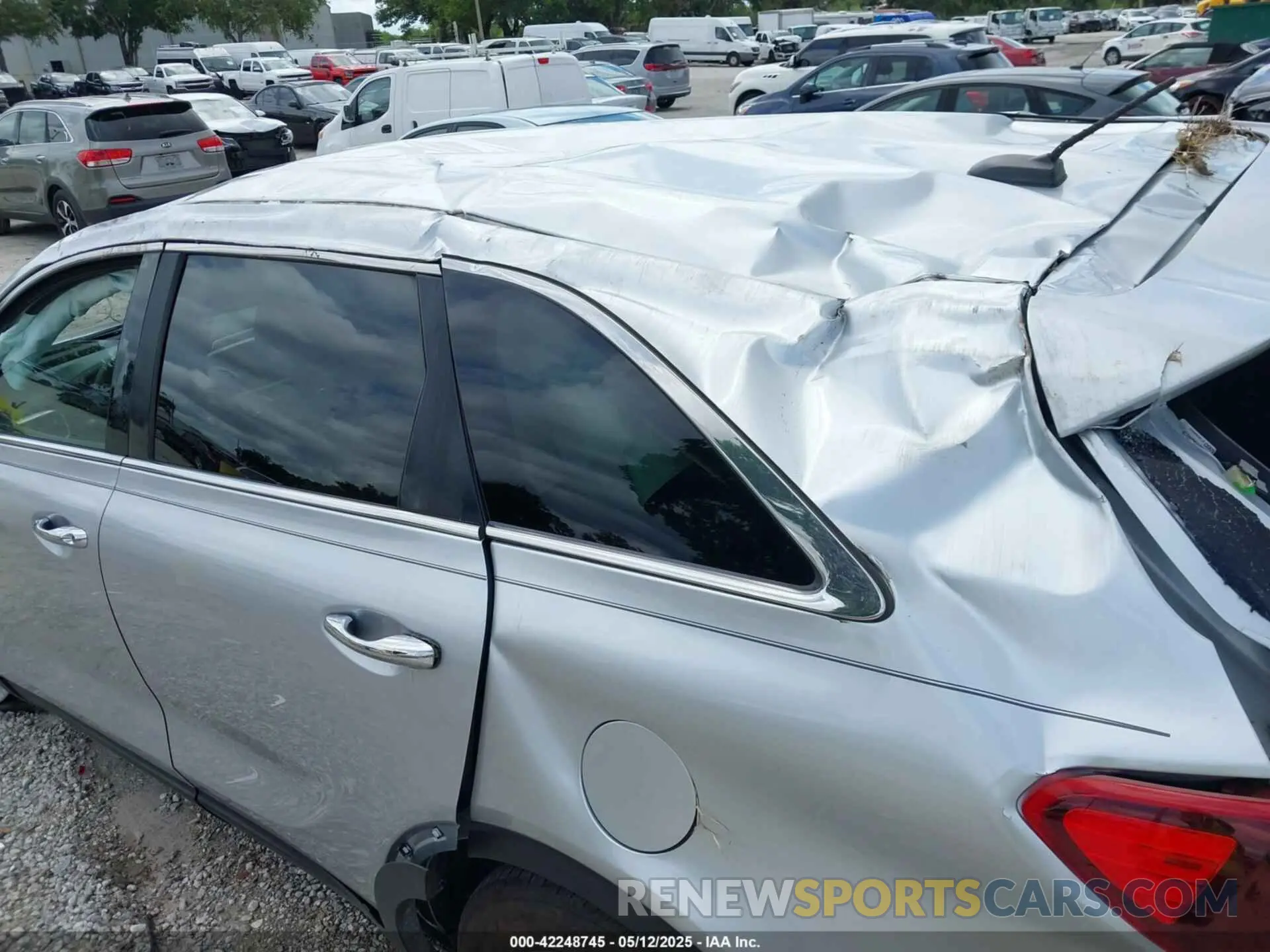6 Photograph of a damaged car 5XYPG4A3XKG577478 KIA SORENTO 2019