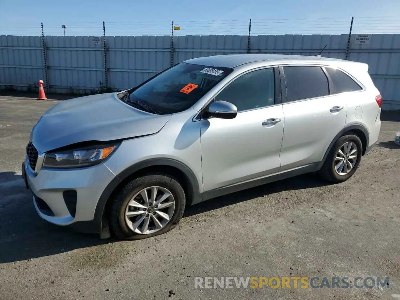 1 Photograph of a damaged car 5XYPG4A50KG463698 KIA SORENTO 2019