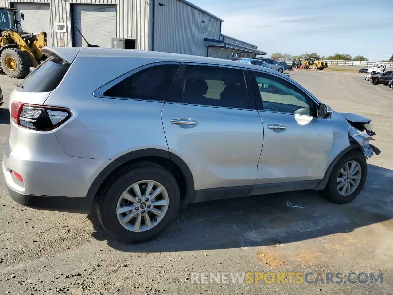 3 Photograph of a damaged car 5XYPG4A50KG463698 KIA SORENTO 2019