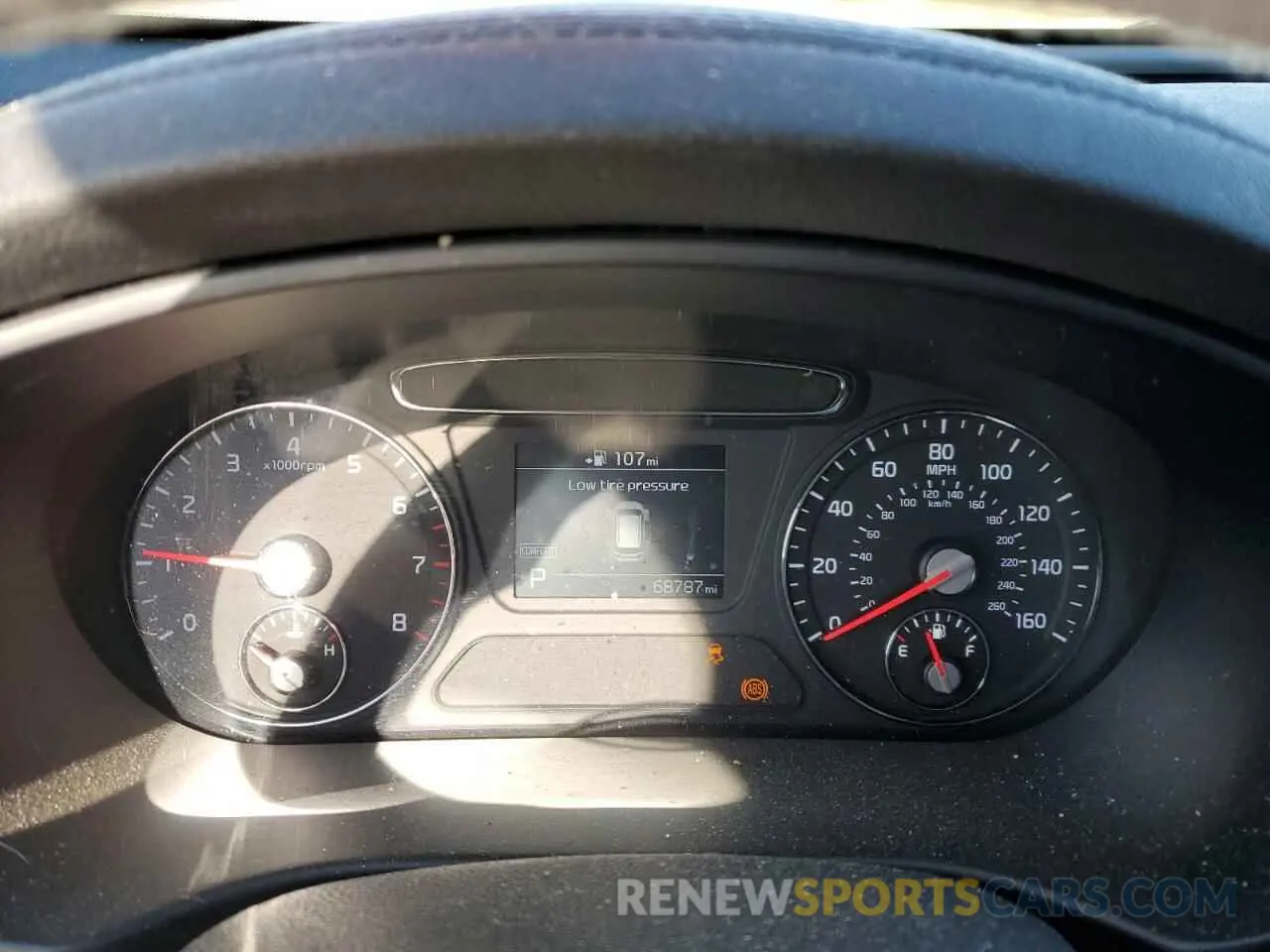 9 Photograph of a damaged car 5XYPG4A50KG463698 KIA SORENTO 2019