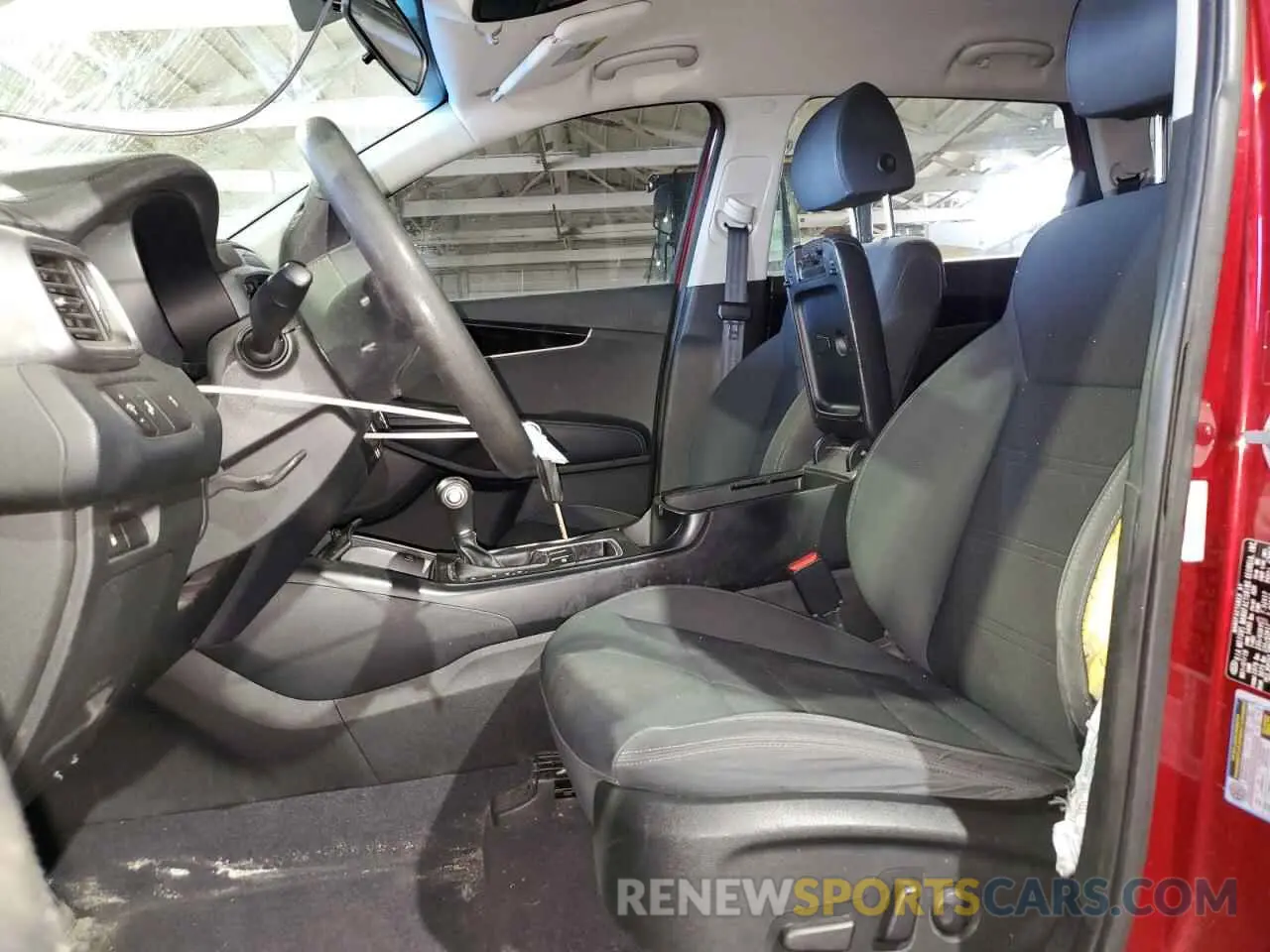 7 Photograph of a damaged car 5XYPG4A50KG470456 KIA SORENTO 2019