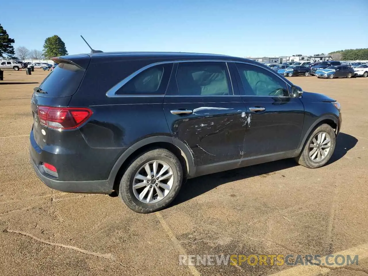 3 Photograph of a damaged car 5XYPG4A50KG494000 KIA SORENTO 2019