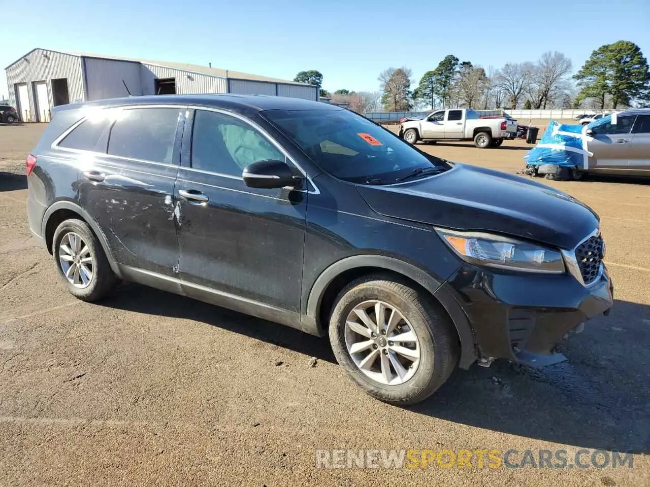 4 Photograph of a damaged car 5XYPG4A50KG494000 KIA SORENTO 2019