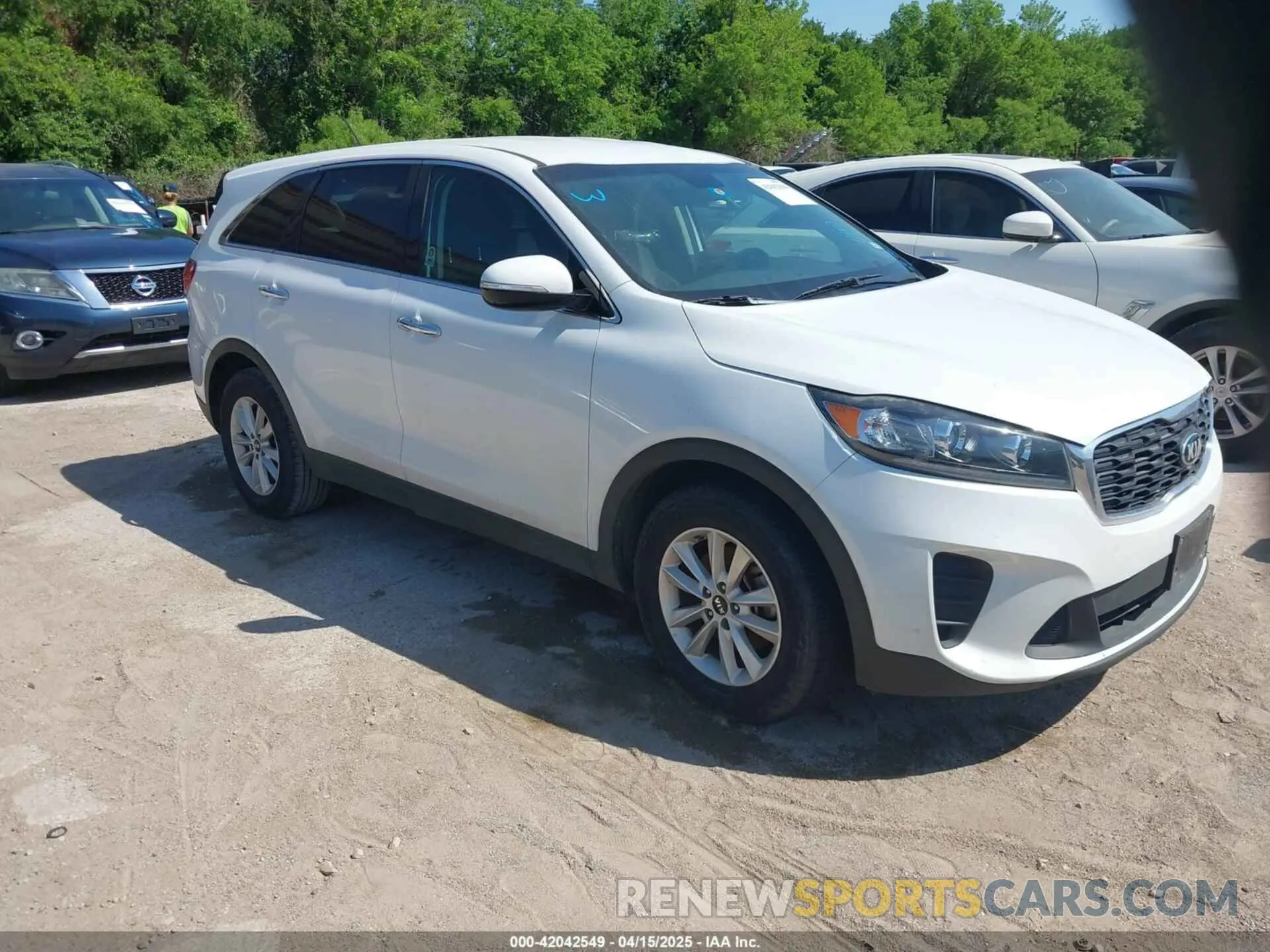 1 Photograph of a damaged car 5XYPG4A50KG565227 KIA SORENTO 2019