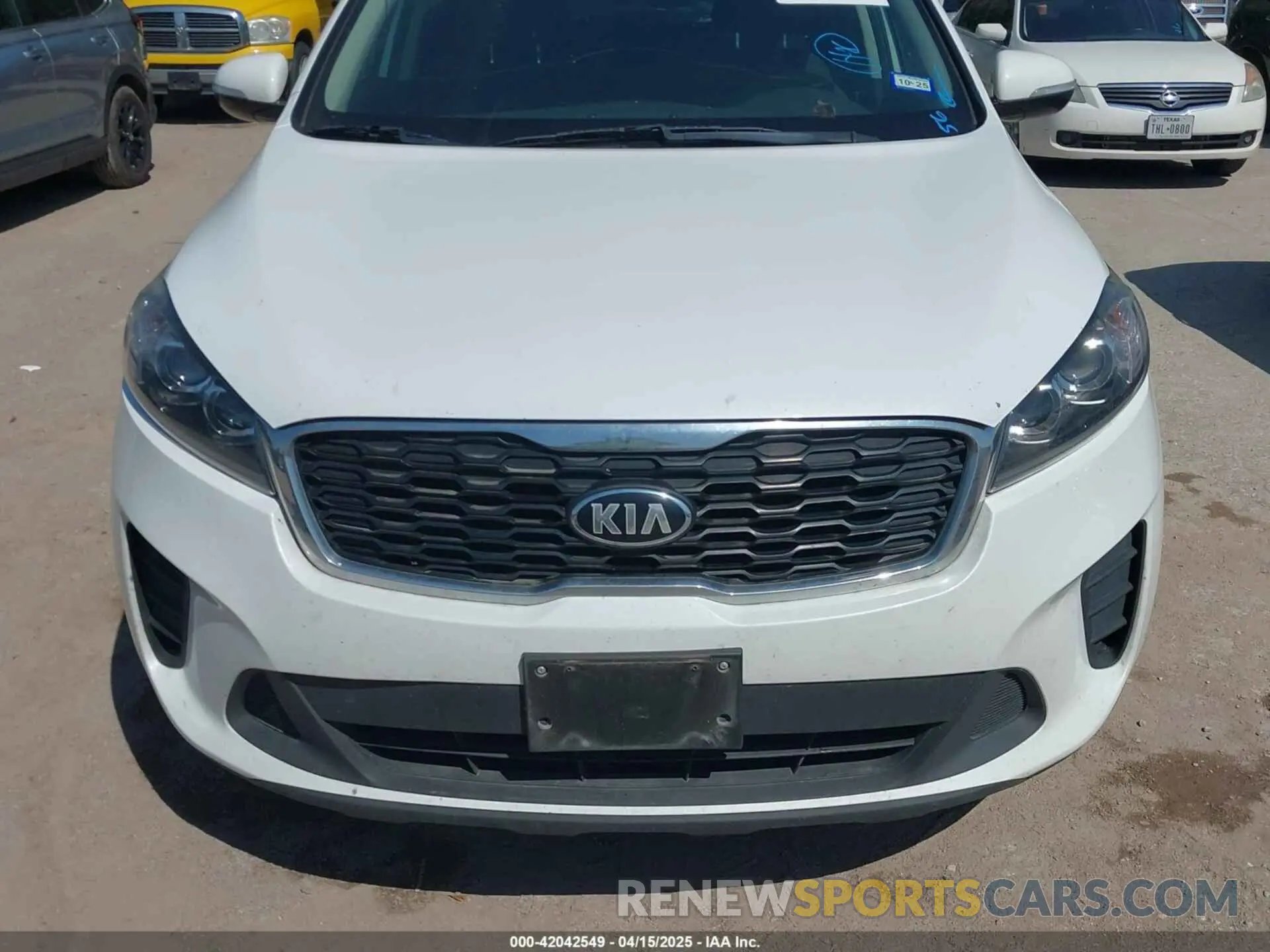12 Photograph of a damaged car 5XYPG4A50KG565227 KIA SORENTO 2019