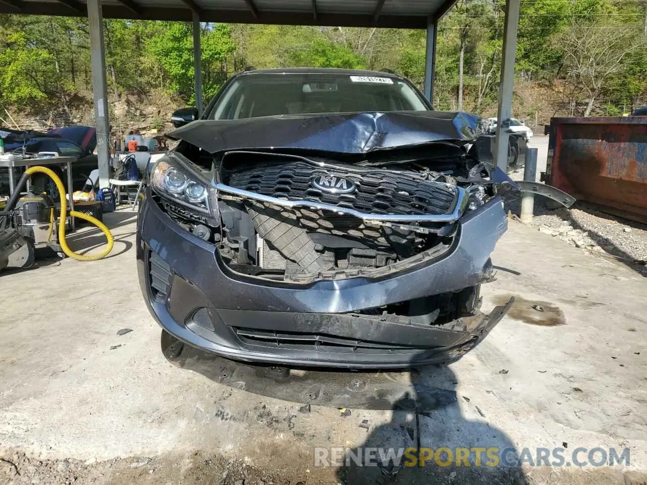 5 Photograph of a damaged car 5XYPG4A50KG605564 KIA SORENTO 2019