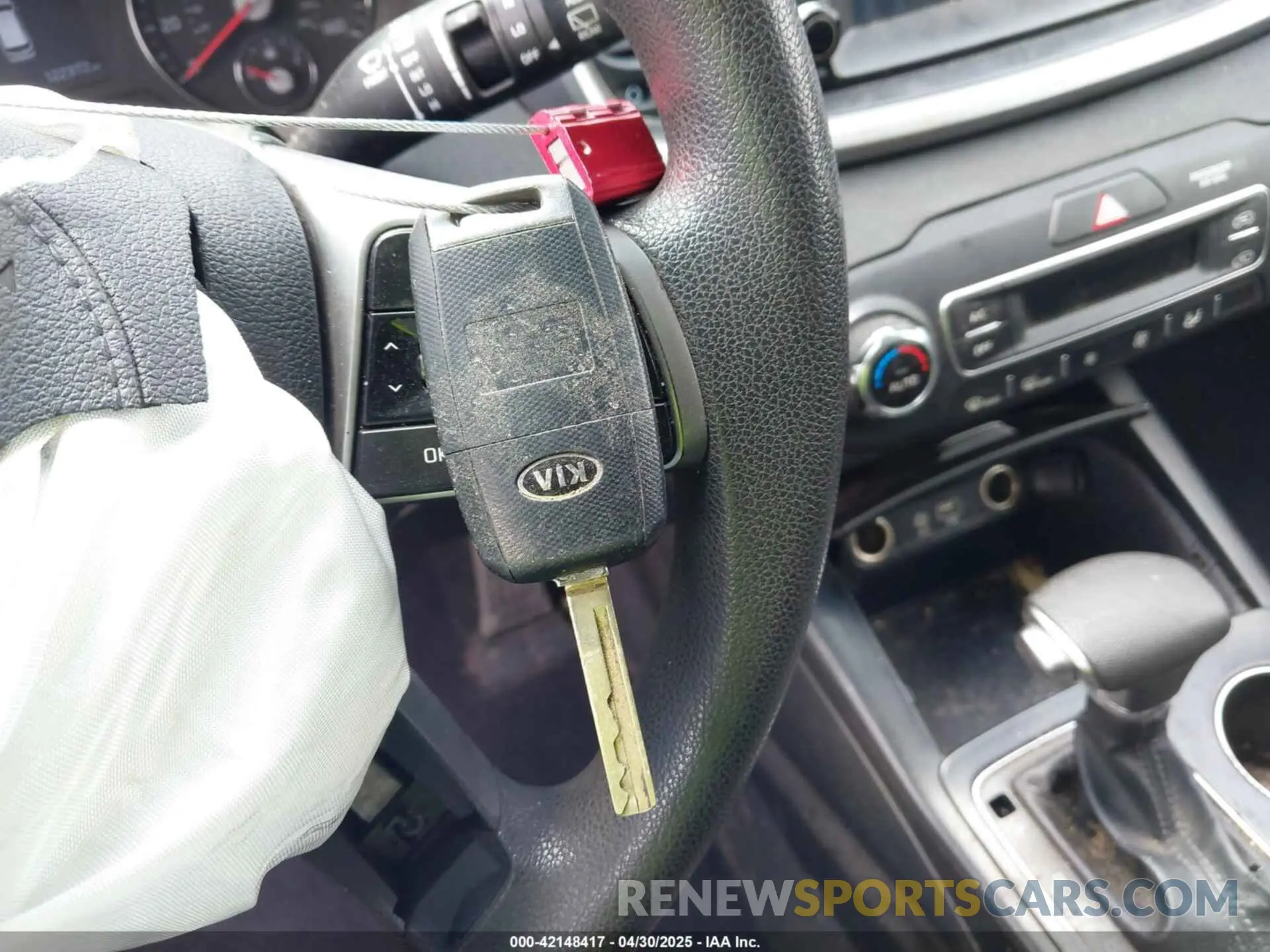 11 Photograph of a damaged car 5XYPG4A51KG441192 KIA SORENTO 2019