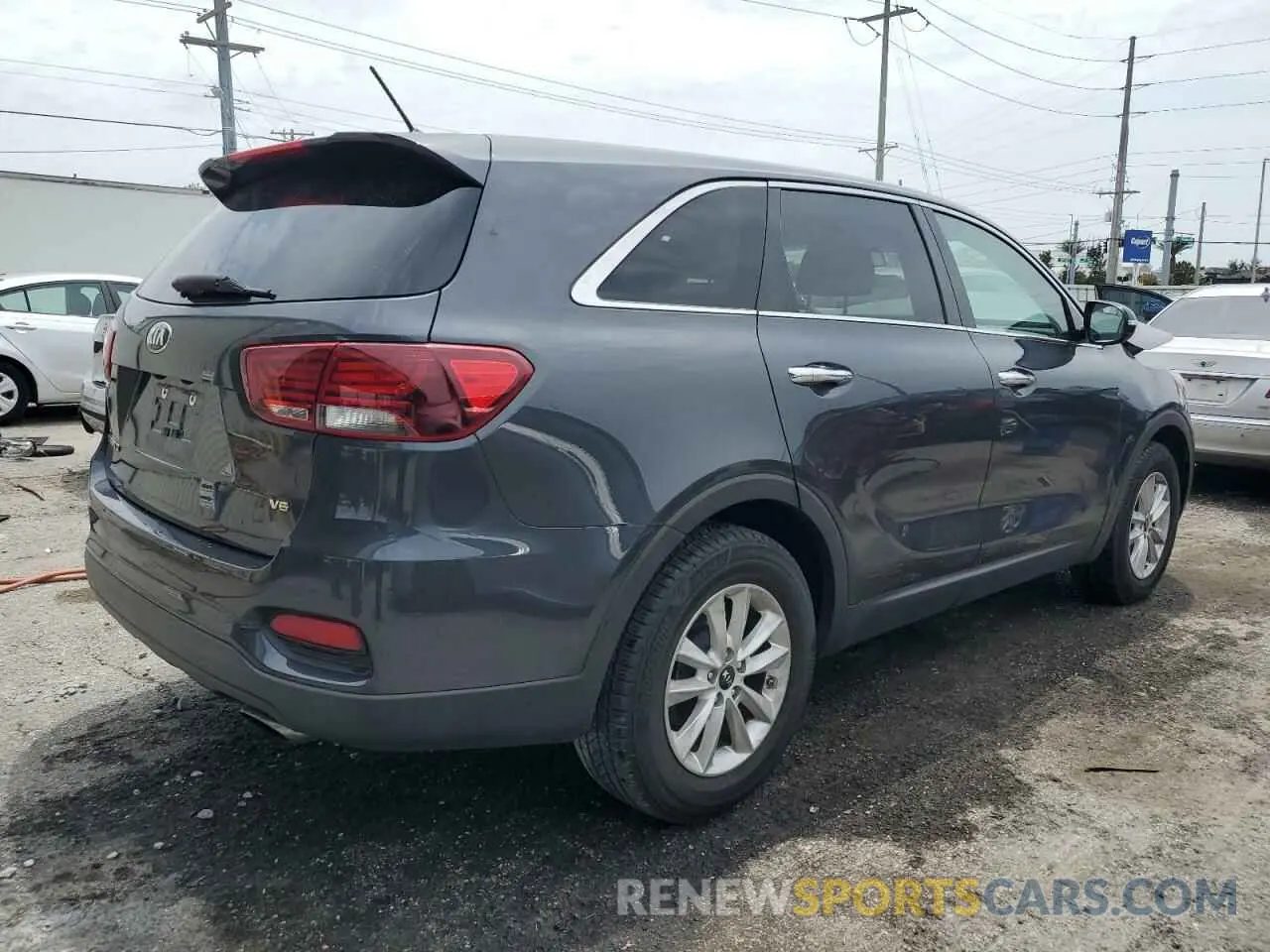 3 Photograph of a damaged car 5XYPG4A51KG485628 KIA SORENTO 2019