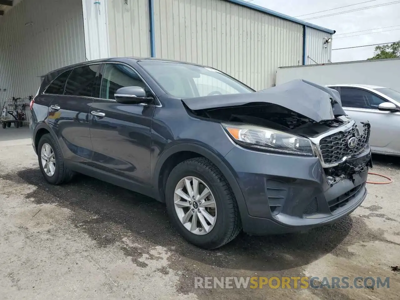 4 Photograph of a damaged car 5XYPG4A51KG485628 KIA SORENTO 2019