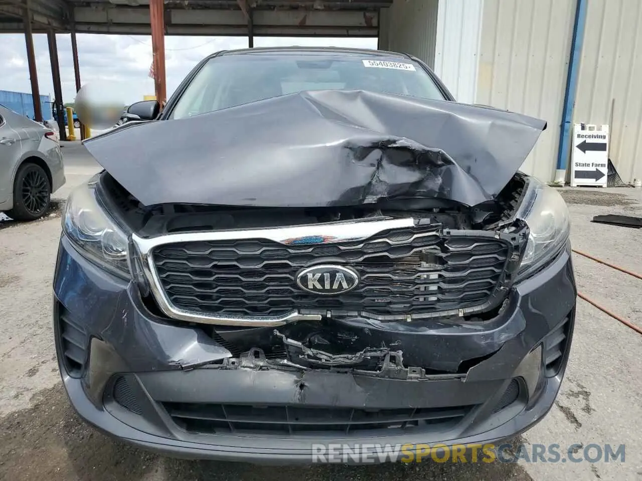 5 Photograph of a damaged car 5XYPG4A51KG485628 KIA SORENTO 2019