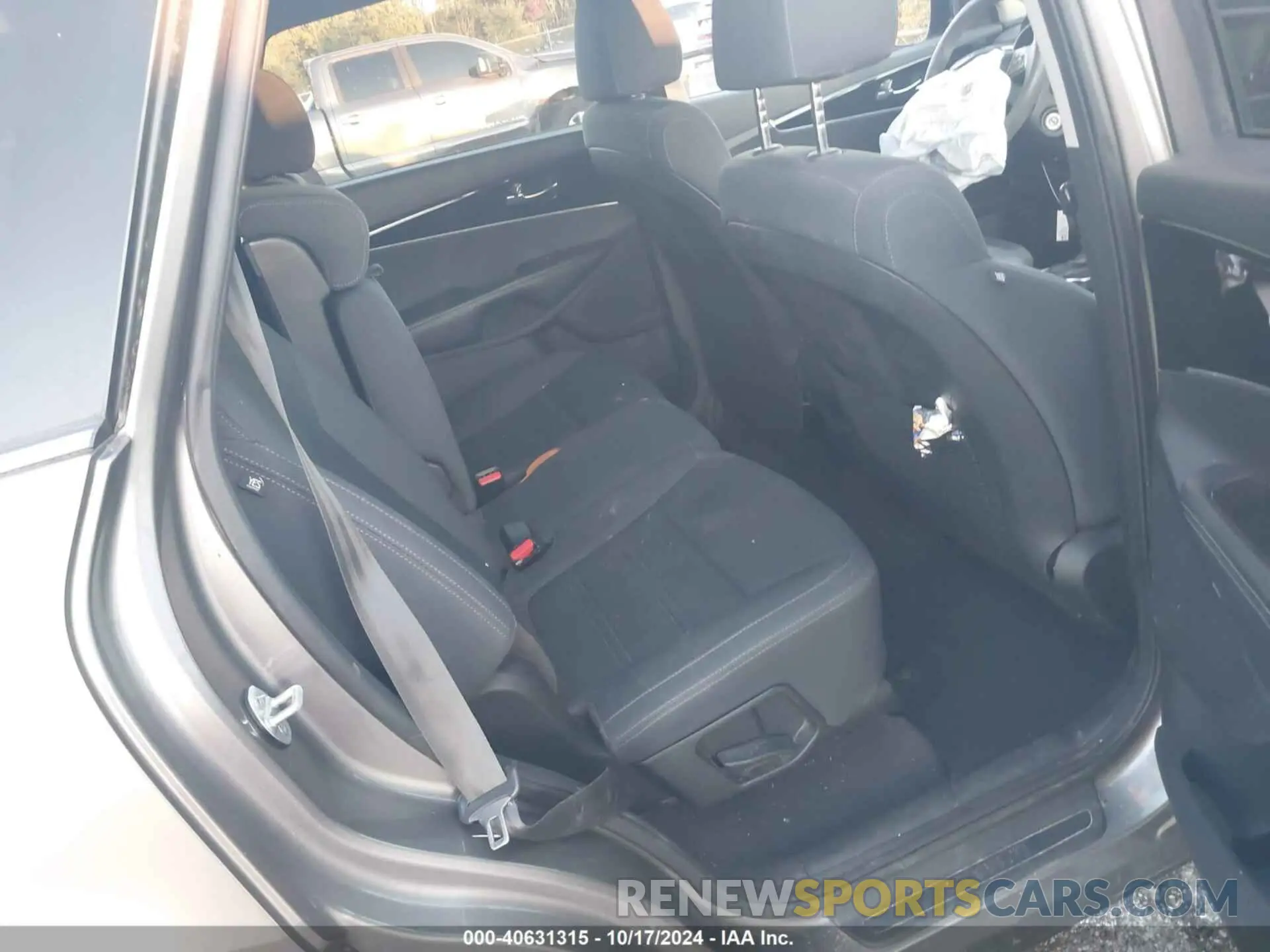 8 Photograph of a damaged car 5XYPG4A51KG488920 KIA SORENTO 2019