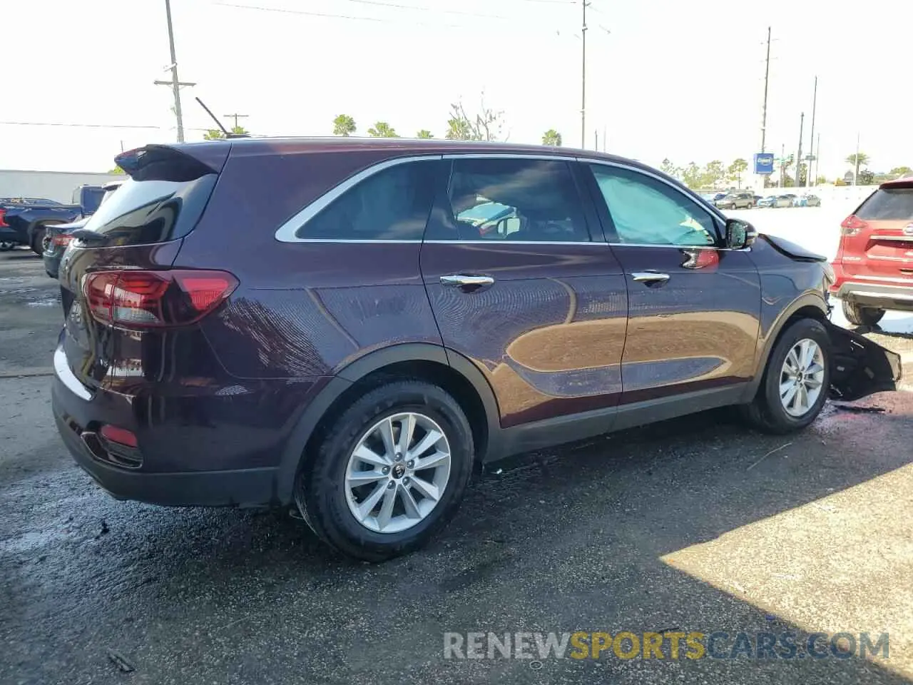 3 Photograph of a damaged car 5XYPG4A51KG510575 KIA SORENTO 2019