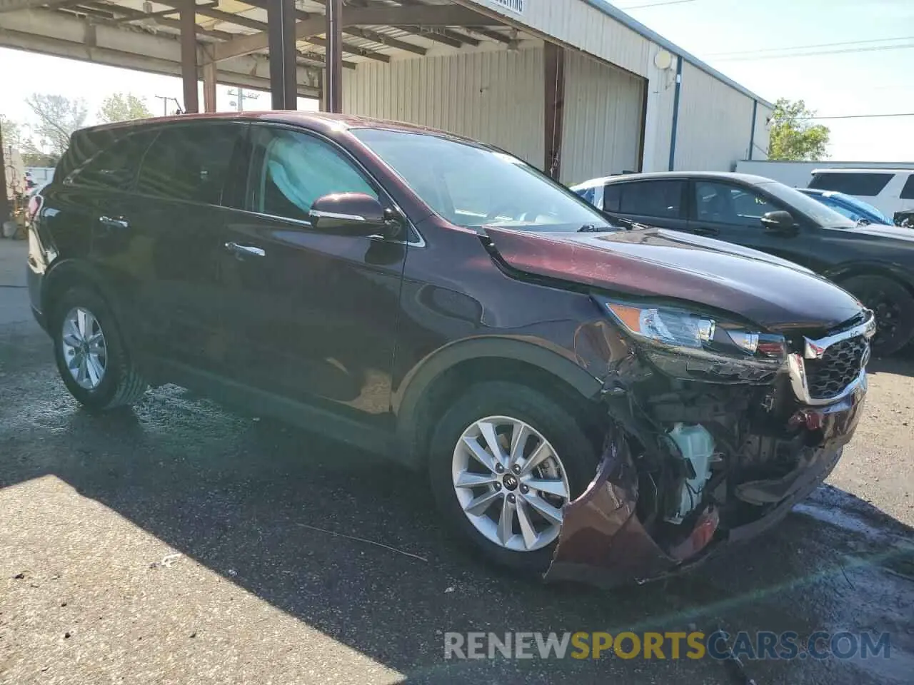 4 Photograph of a damaged car 5XYPG4A51KG510575 KIA SORENTO 2019