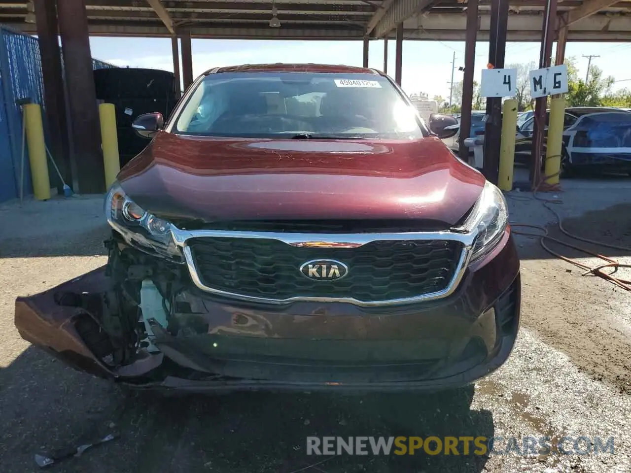 5 Photograph of a damaged car 5XYPG4A51KG510575 KIA SORENTO 2019