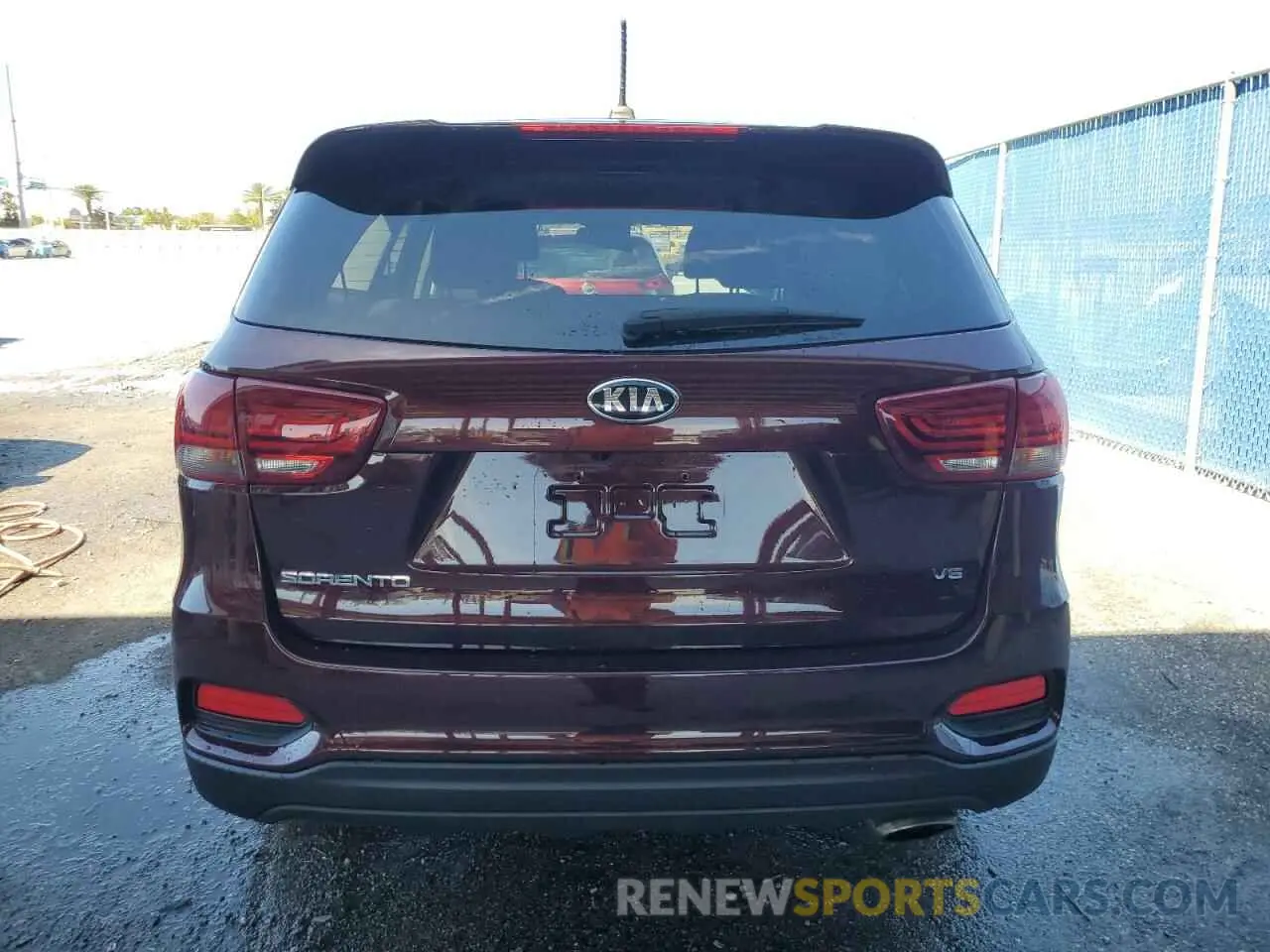 6 Photograph of a damaged car 5XYPG4A51KG510575 KIA SORENTO 2019