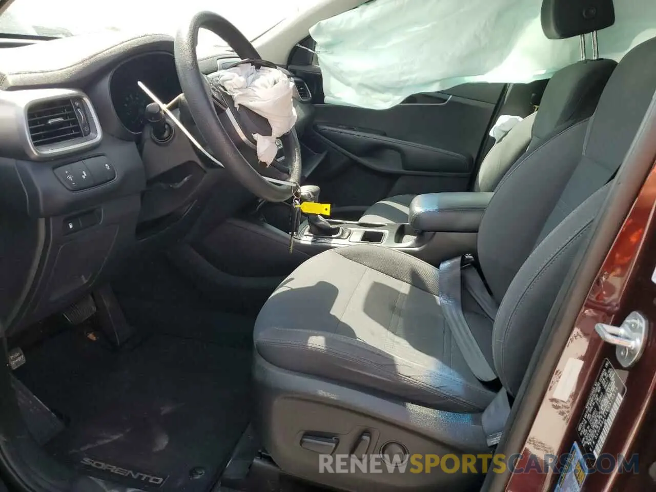 7 Photograph of a damaged car 5XYPG4A51KG510575 KIA SORENTO 2019