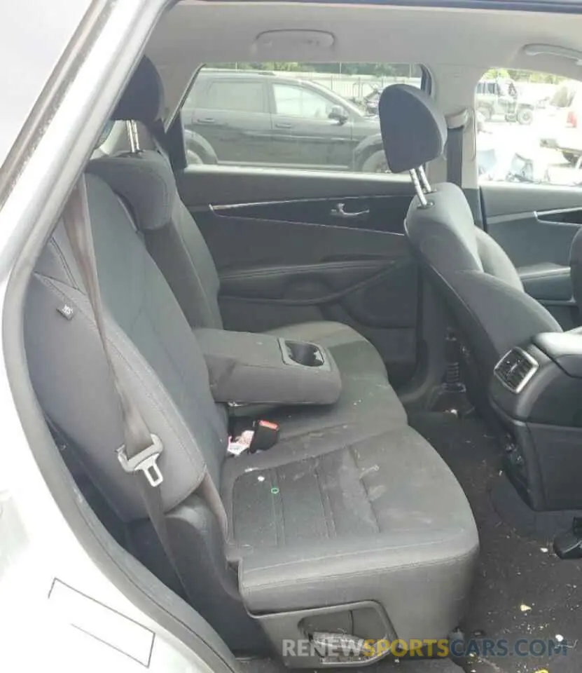 11 Photograph of a damaged car 5XYPG4A51KG561090 KIA SORENTO 2019