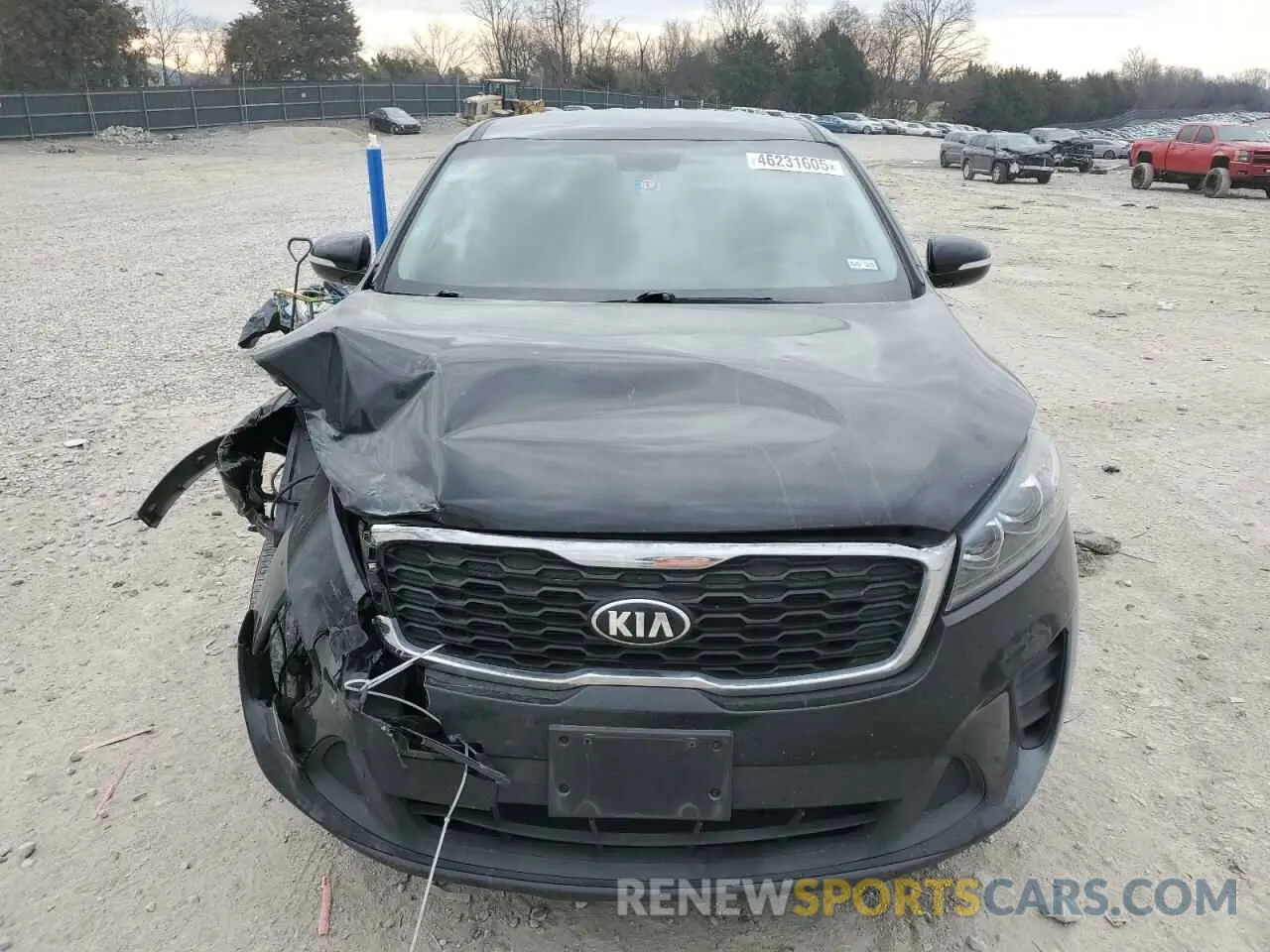 5 Photograph of a damaged car 5XYPG4A51KG568640 KIA SORENTO 2019