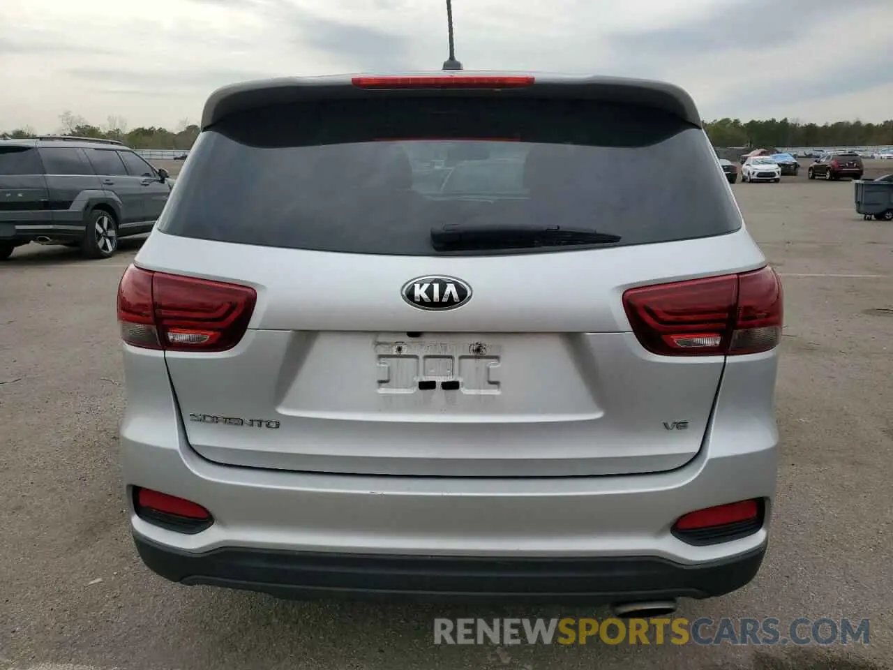 6 Photograph of a damaged car 5XYPG4A51KG573210 KIA SORENTO 2019