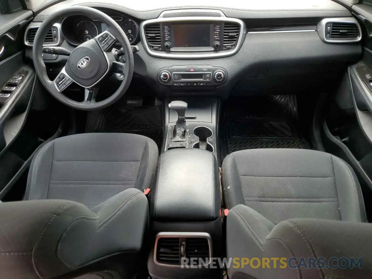 8 Photograph of a damaged car 5XYPG4A51KG573210 KIA SORENTO 2019