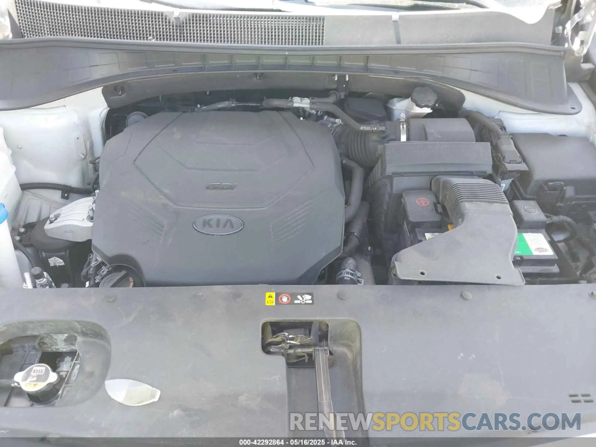 10 Photograph of a damaged car 5XYPG4A51KG596857 KIA SORENTO 2019