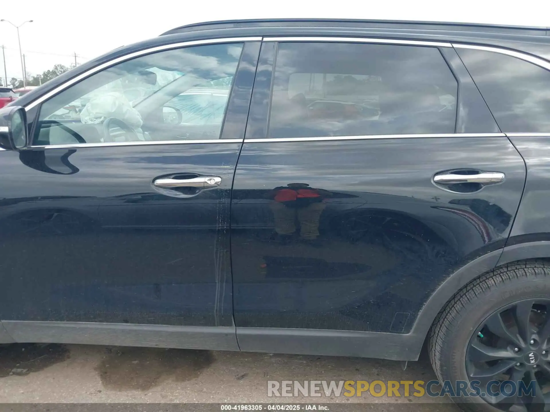 14 Photograph of a damaged car 5XYPG4A51KG609865 KIA SORENTO 2019