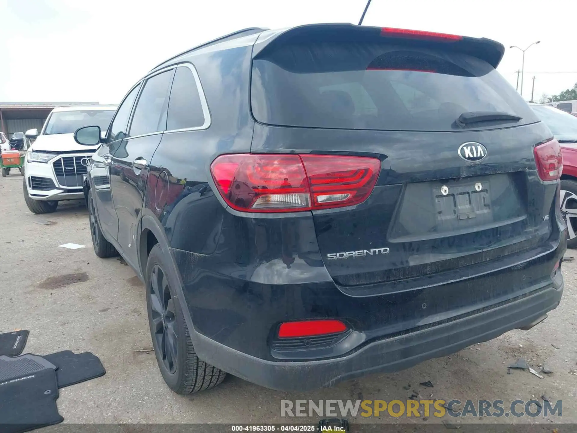3 Photograph of a damaged car 5XYPG4A51KG609865 KIA SORENTO 2019
