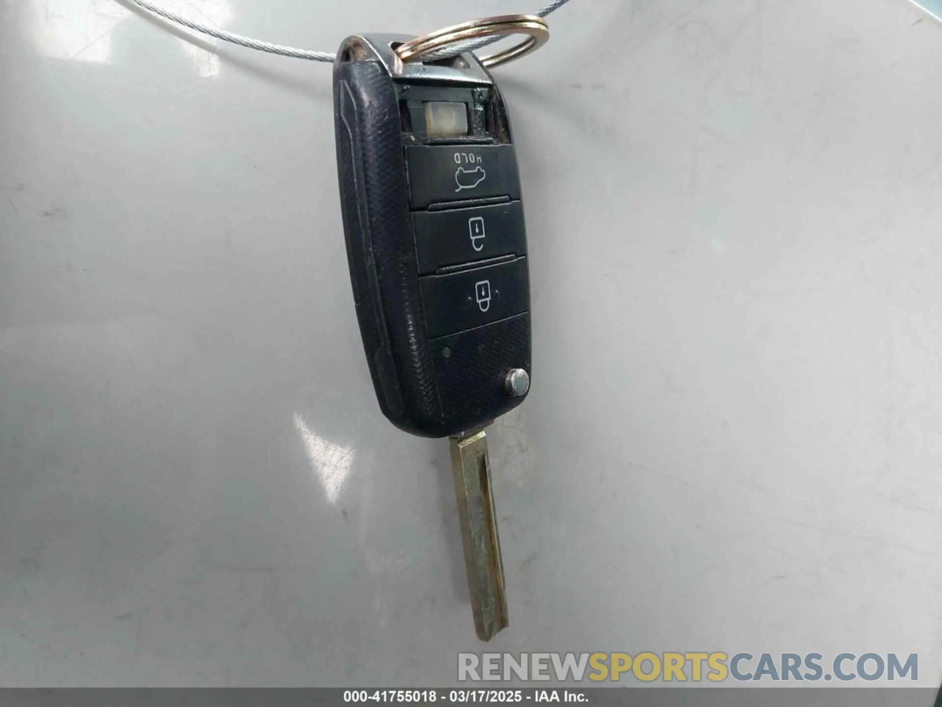 11 Photograph of a damaged car 5XYPG4A52KG482706 KIA SORENTO 2019