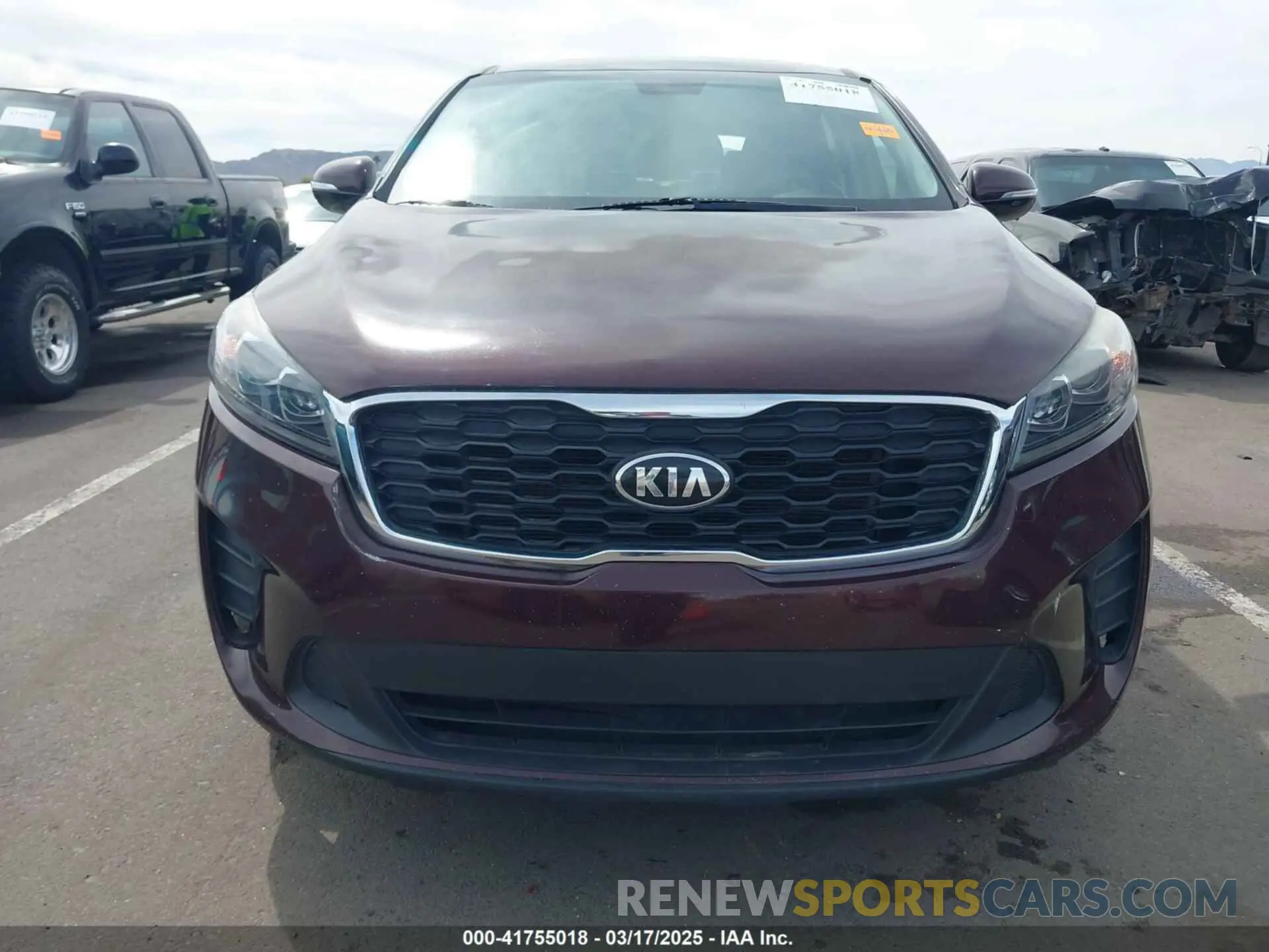 13 Photograph of a damaged car 5XYPG4A52KG482706 KIA SORENTO 2019