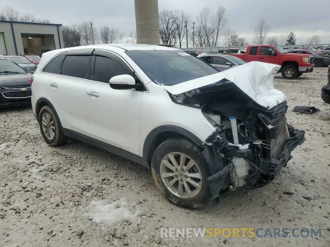 4 Photograph of a damaged car 5XYPG4A52KG494919 KIA SORENTO 2019