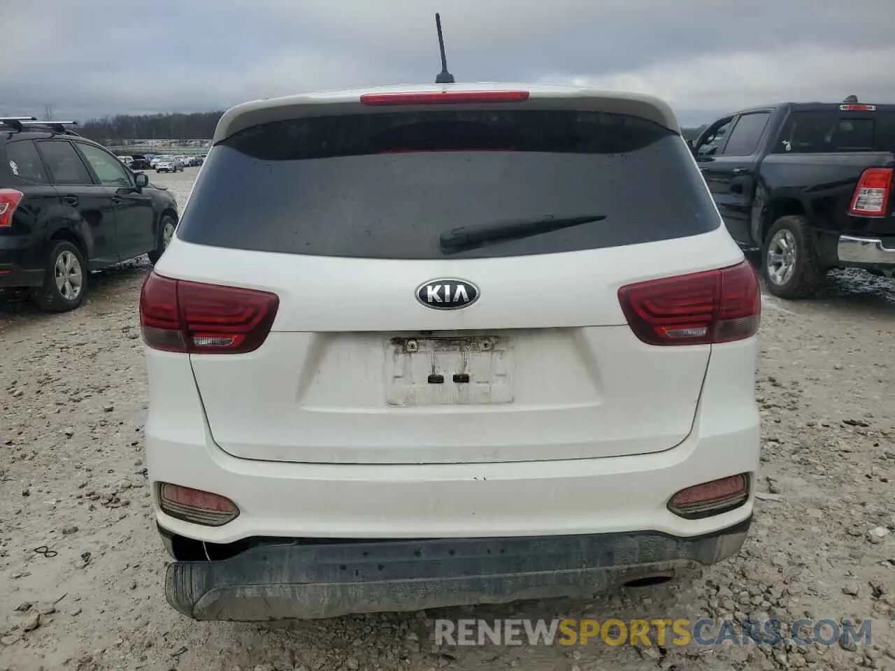 6 Photograph of a damaged car 5XYPG4A52KG494919 KIA SORENTO 2019