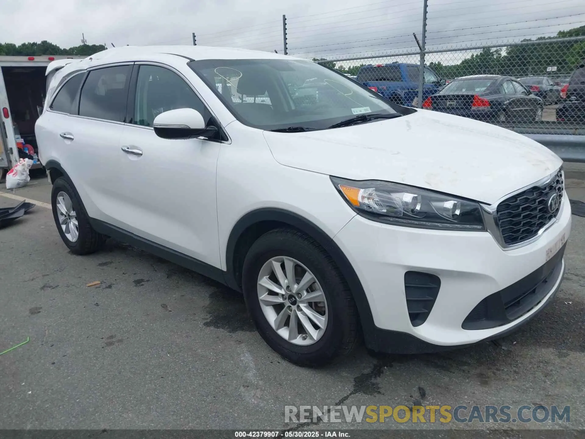 1 Photograph of a damaged car 5XYPG4A52KG570848 KIA SORENTO 2019