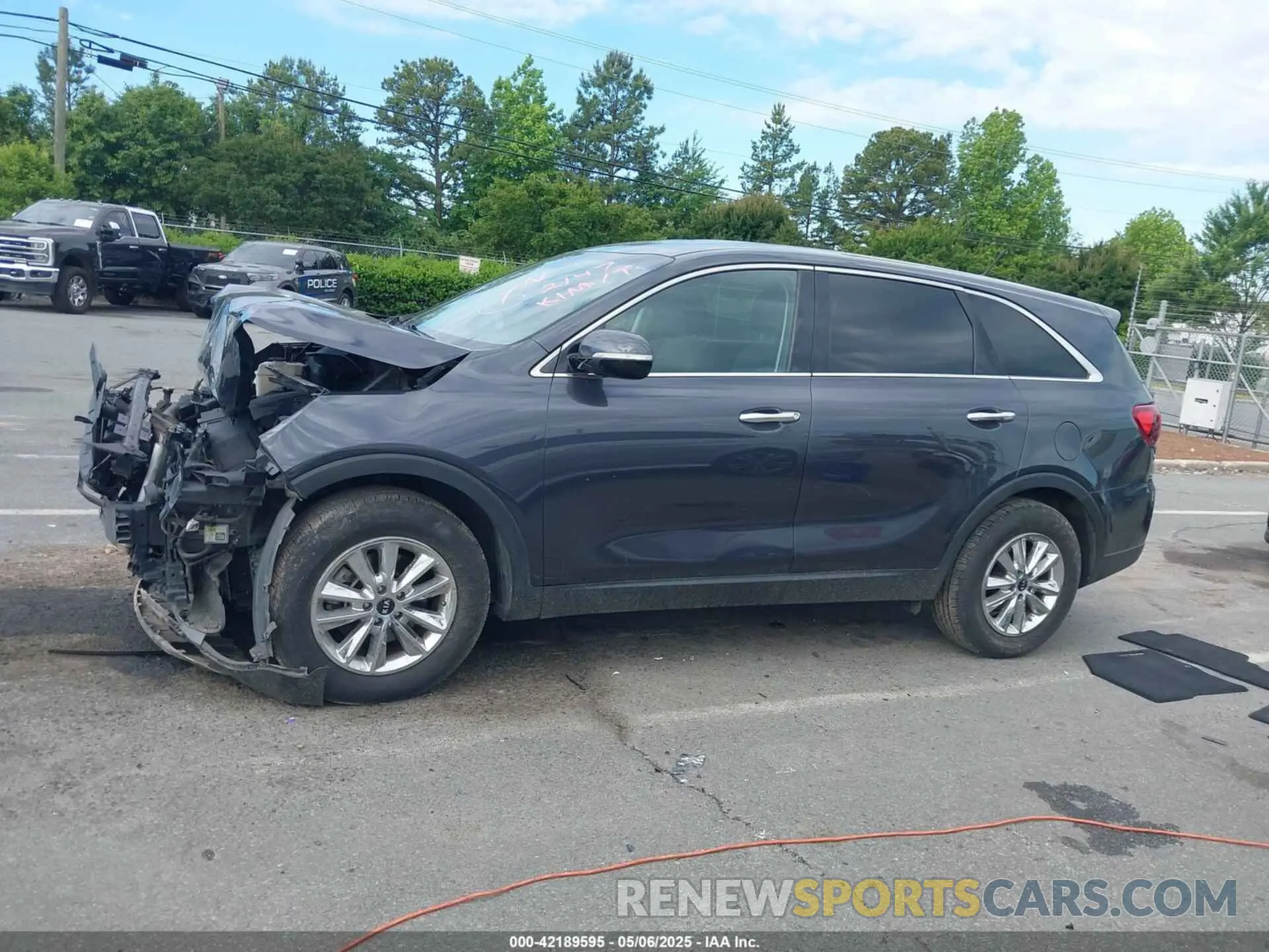 14 Photograph of a damaged car 5XYPG4A53KG482147 KIA SORENTO 2019