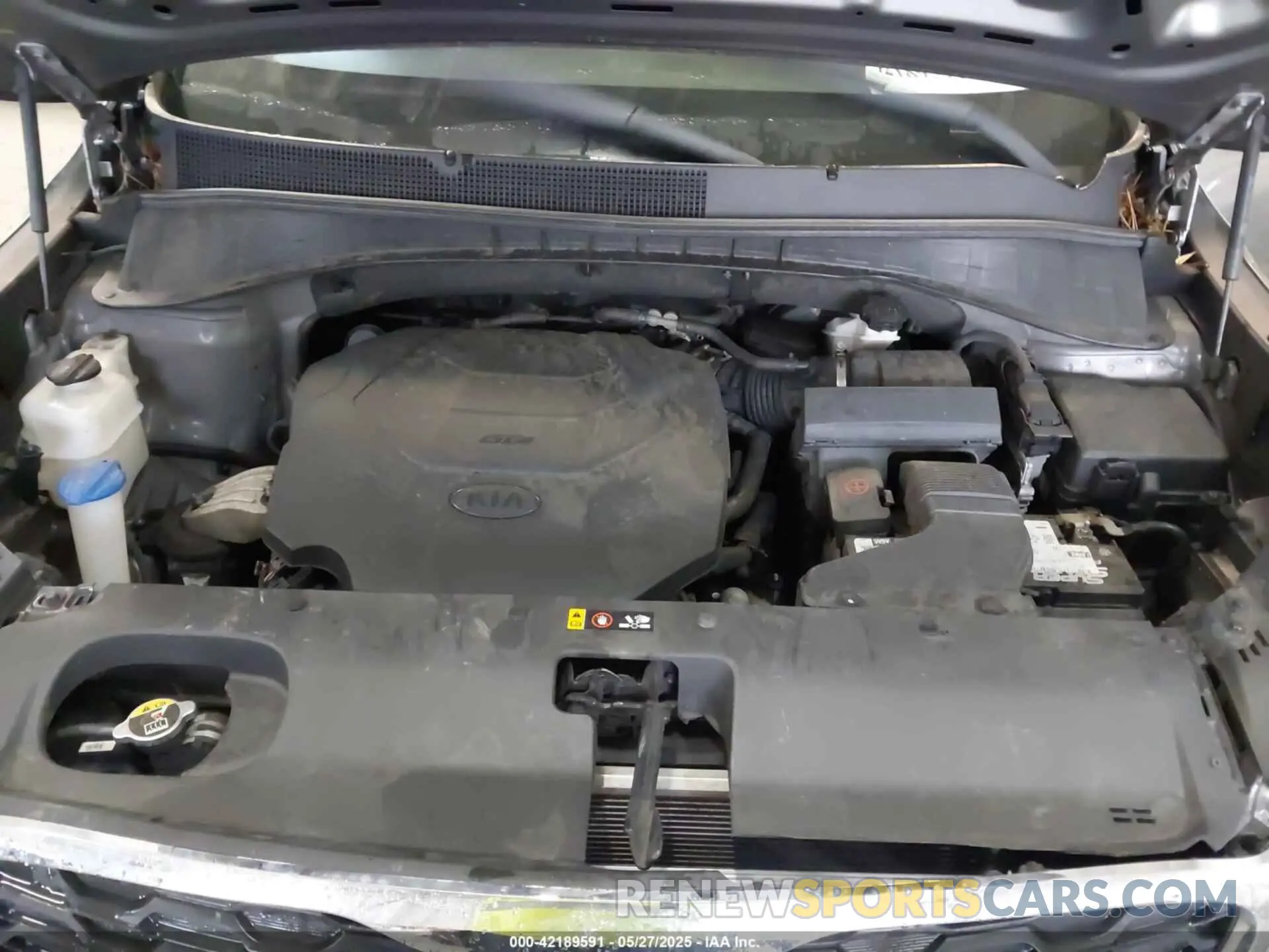 10 Photograph of a damaged car 5XYPG4A53KG485016 KIA SORENTO 2019