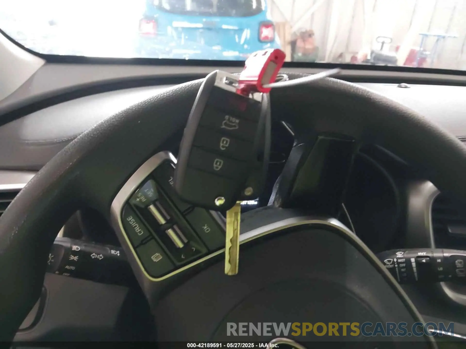 11 Photograph of a damaged car 5XYPG4A53KG485016 KIA SORENTO 2019