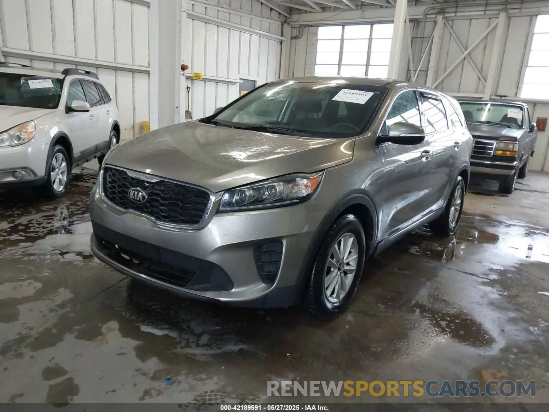 2 Photograph of a damaged car 5XYPG4A53KG485016 KIA SORENTO 2019