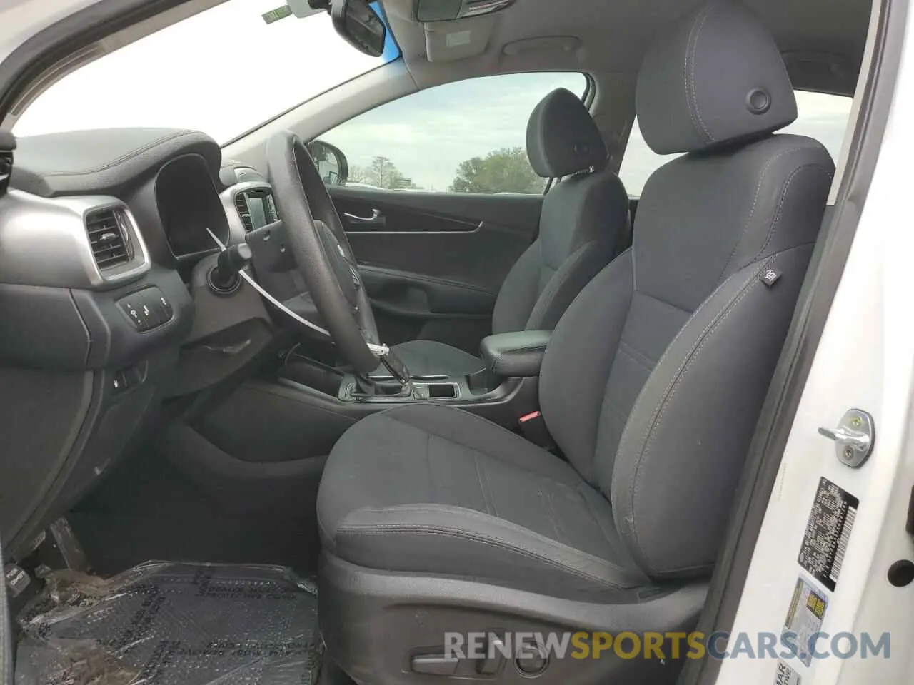 7 Photograph of a damaged car 5XYPG4A53KG491740 KIA SORENTO 2019