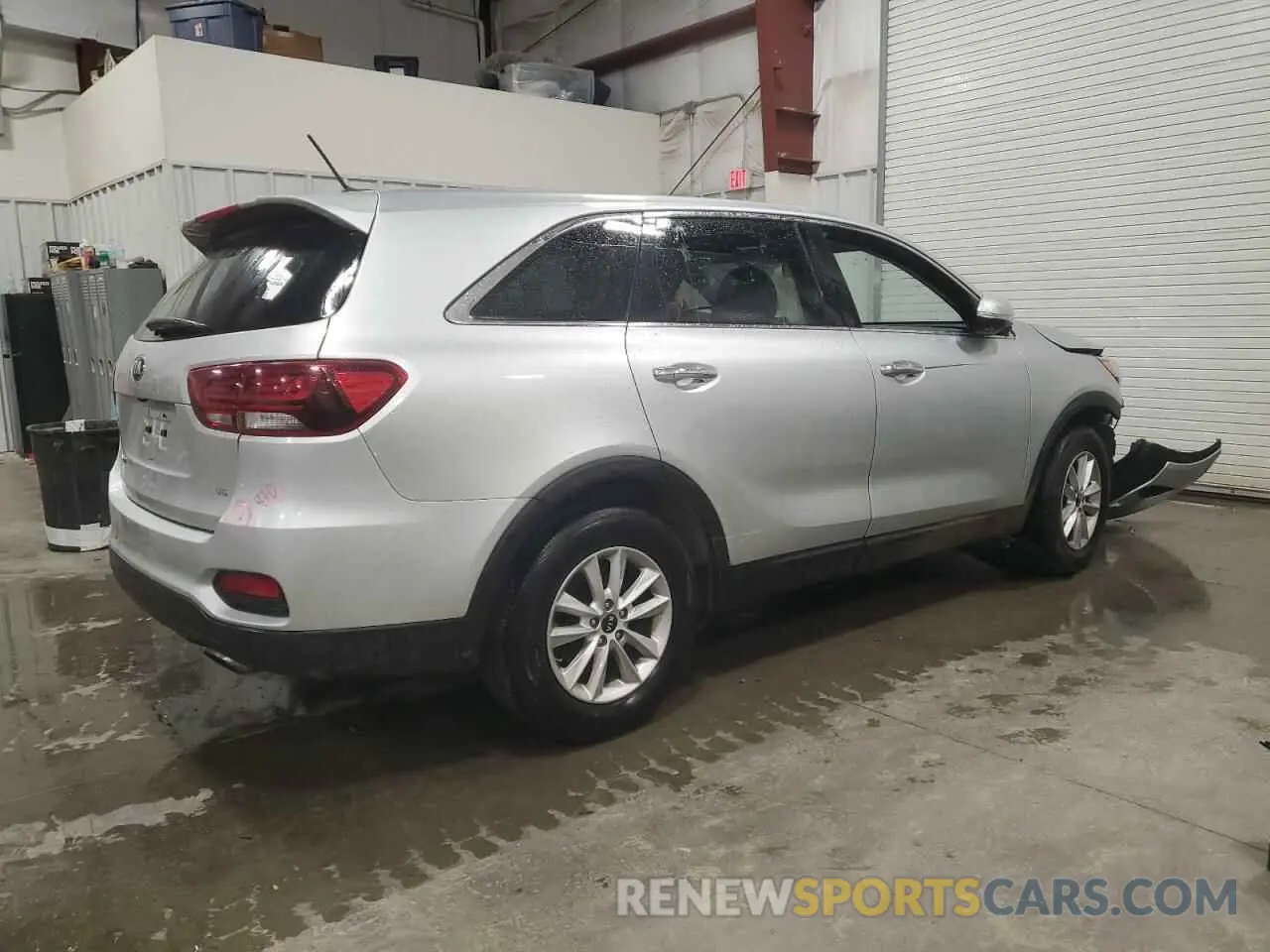 3 Photograph of a damaged car 5XYPG4A53KG493911 KIA SORENTO 2019