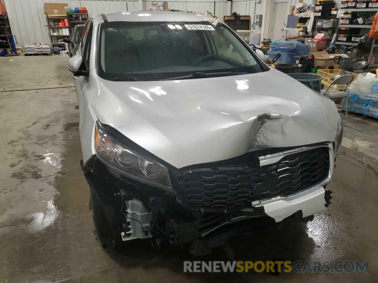 5 Photograph of a damaged car 5XYPG4A53KG493911 KIA SORENTO 2019