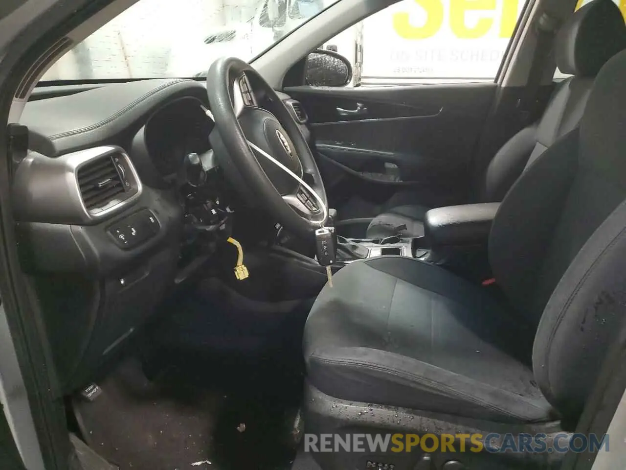 7 Photograph of a damaged car 5XYPG4A53KG493911 KIA SORENTO 2019