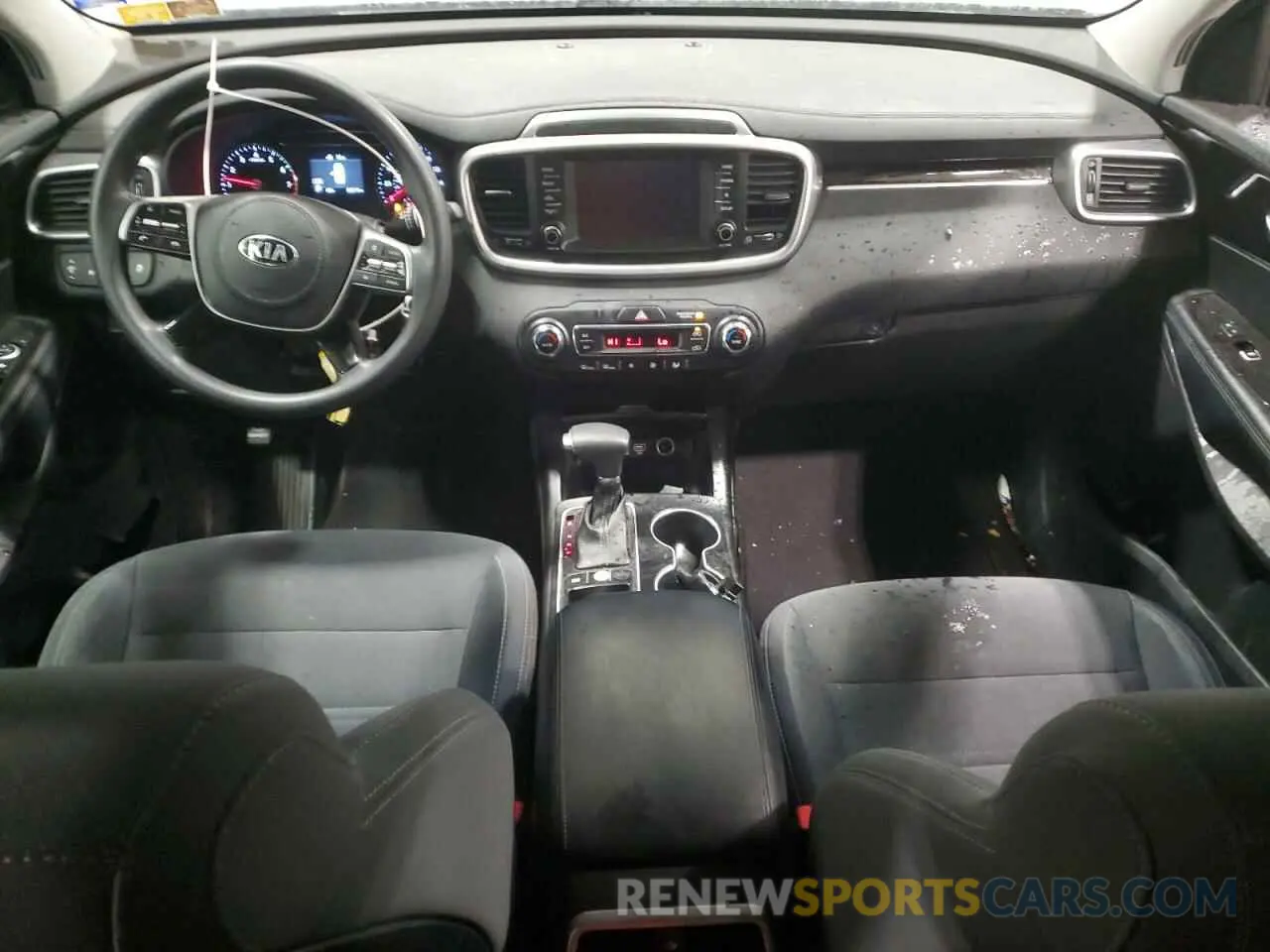 8 Photograph of a damaged car 5XYPG4A53KG493911 KIA SORENTO 2019