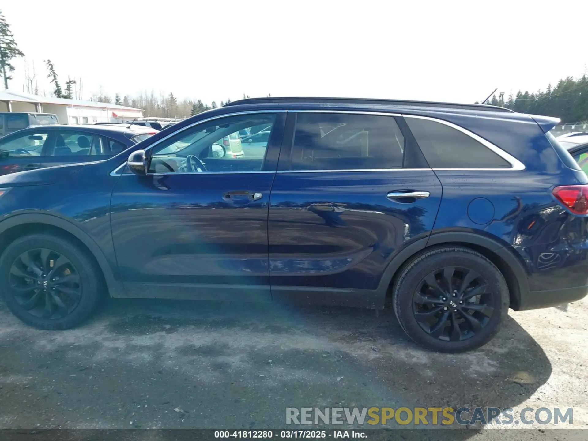 14 Photograph of a damaged car 5XYPG4A53KG594866 KIA SORENTO 2019