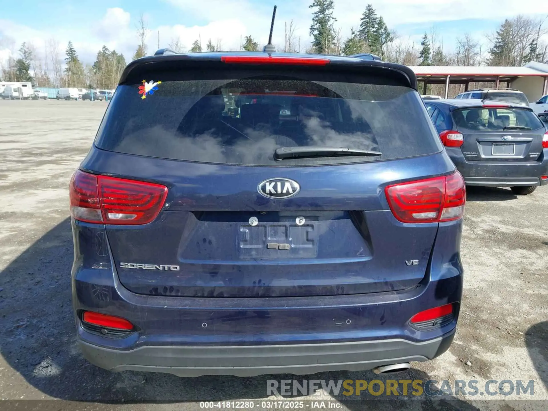 16 Photograph of a damaged car 5XYPG4A53KG594866 KIA SORENTO 2019