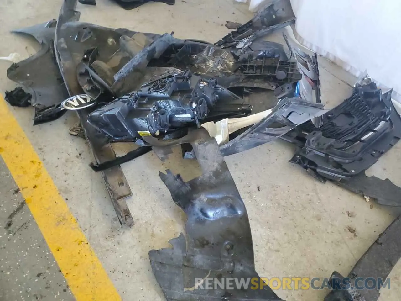 15 Photograph of a damaged car 5XYPG4A54KG480732 KIA SORENTO 2019