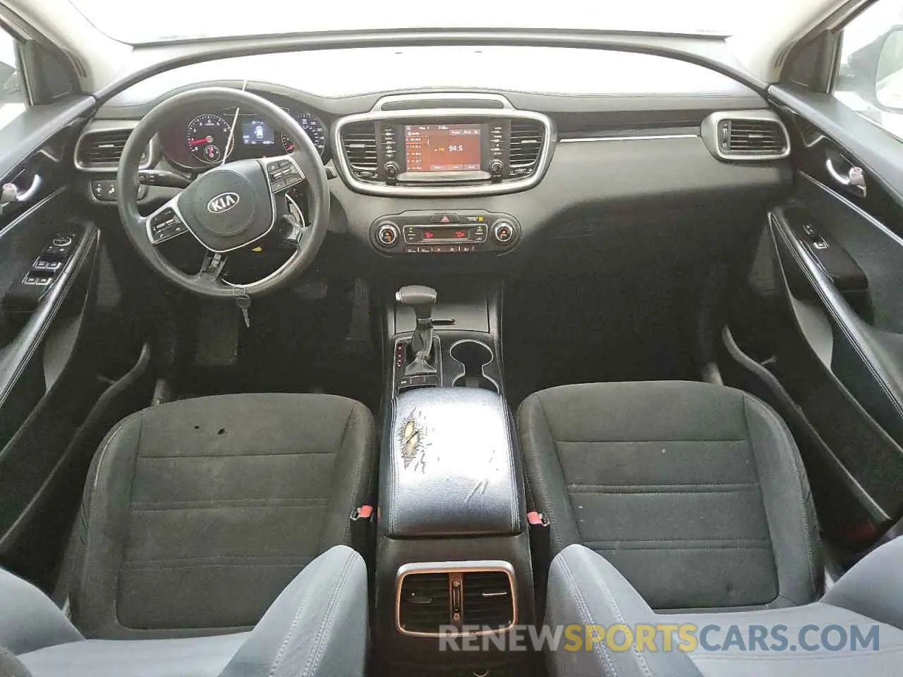 8 Photograph of a damaged car 5XYPG4A54KG482528 KIA SORENTO 2019