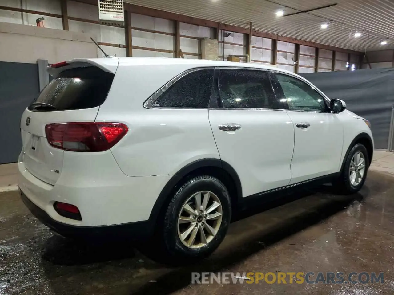 3 Photograph of a damaged car 5XYPG4A54KG509565 KIA SORENTO 2019