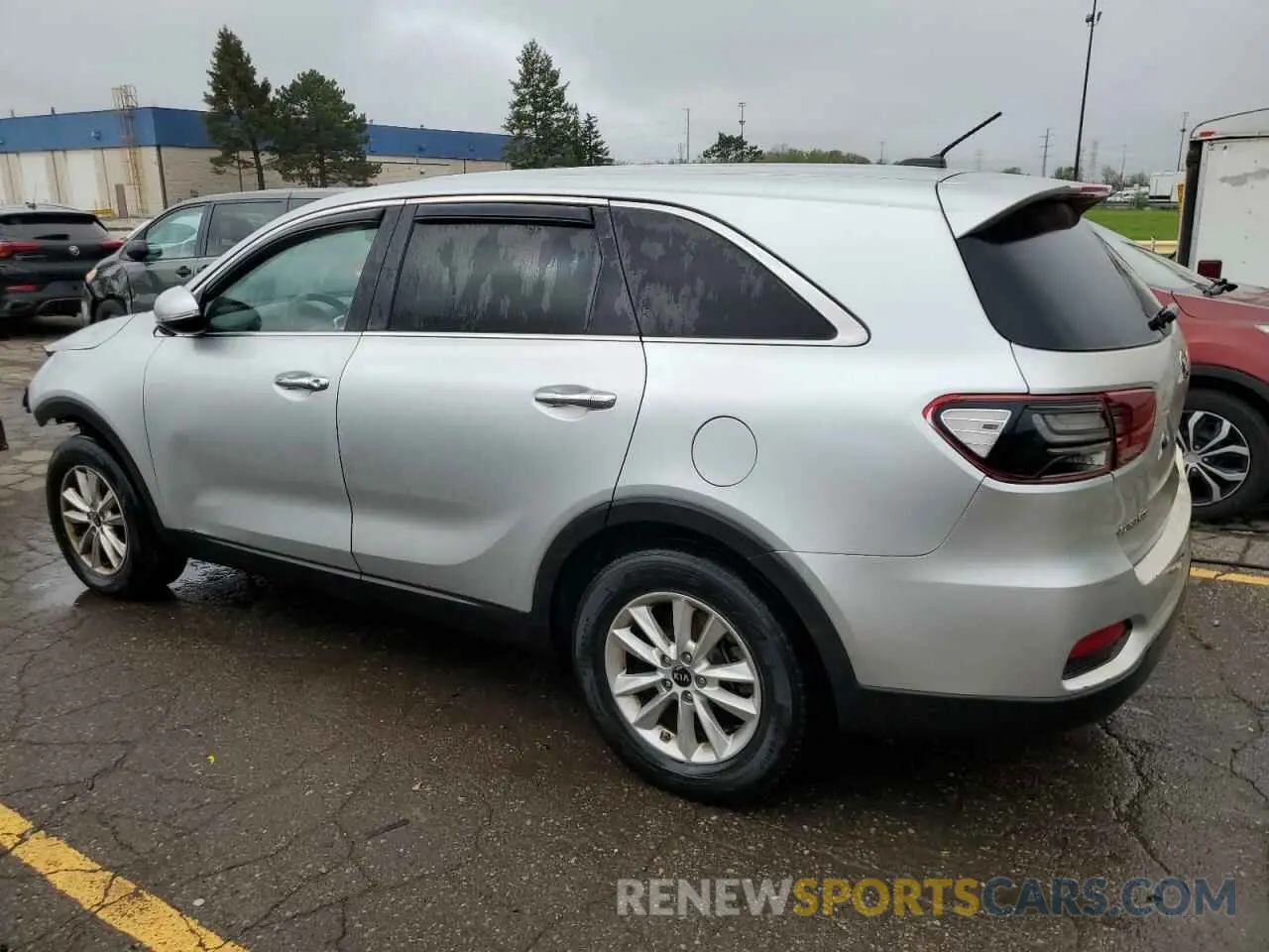 2 Photograph of a damaged car 5XYPG4A54KG570401 KIA SORENTO 2019